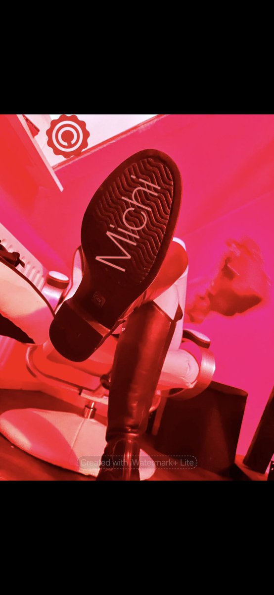 Michael58854443's tweet photo. Und SIE kann damit umgehen😈🖤
#trampleme #trampling #suffer #fullweight #crushing #worship https://t.co/n2AuIOLWRh