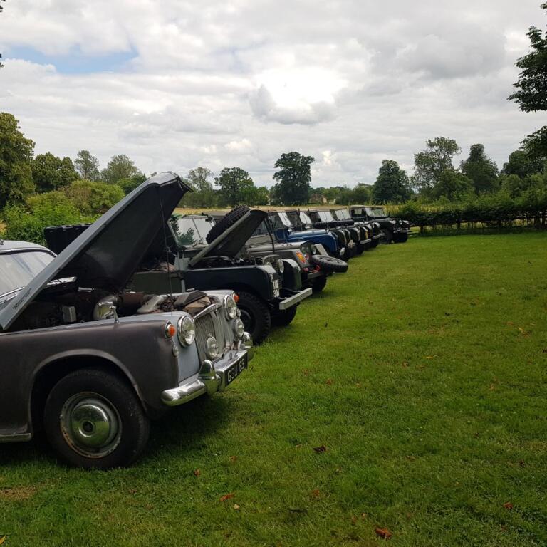 ChrisHJones1's tweet photo. Great to host a gathering at #Ickwell Reserve of #landrovers  (Land Rover Series One Club)plus a Rover P9. Only one drawback mine is in the garage! https://t.co/XVoSJWVSco