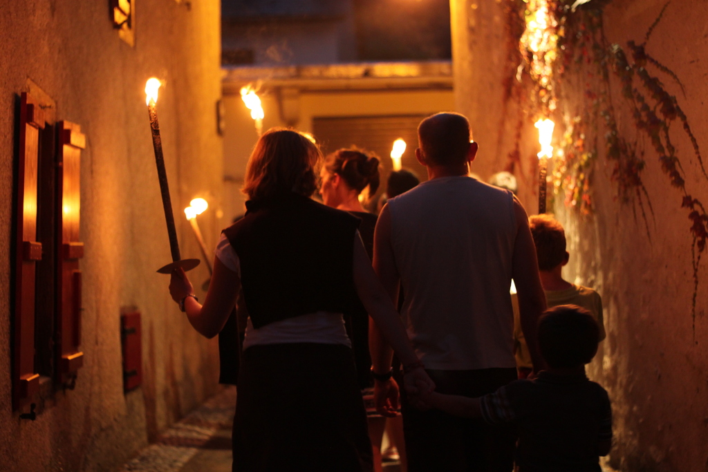 Aure65's tweet photo. Visite nocturne de #Bourisp le 6 août #patrimoine #Pyrénées https://t.co/9MIPM5wDkr https://t.co/NnjRBXRfOU