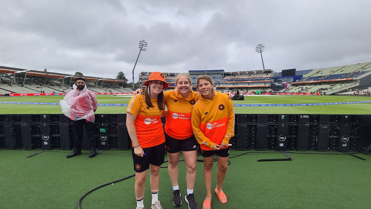 nodpics's tweet photo. @Edgbaston Think this is as close as we will get to any action .... hot chocolate needed! https://t.co/bfoPPHOP7o