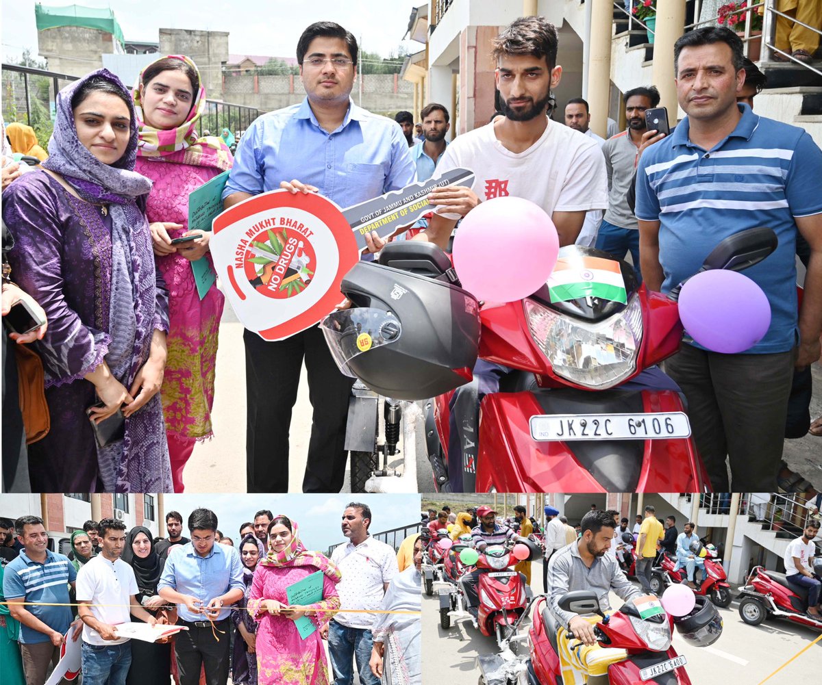 Informationspn's tweet photo. DC Shopian @FazLulhaseeb
distributes 74 Motorised Tricycles among specially-abled persons of district.
      90 percent saturation achieved till date, efforts being made for 100% coverage in the near future: DC
@diprjk
@dmshopian
@ddnewsSrinagar https://t.co/sNEaJAaP0f