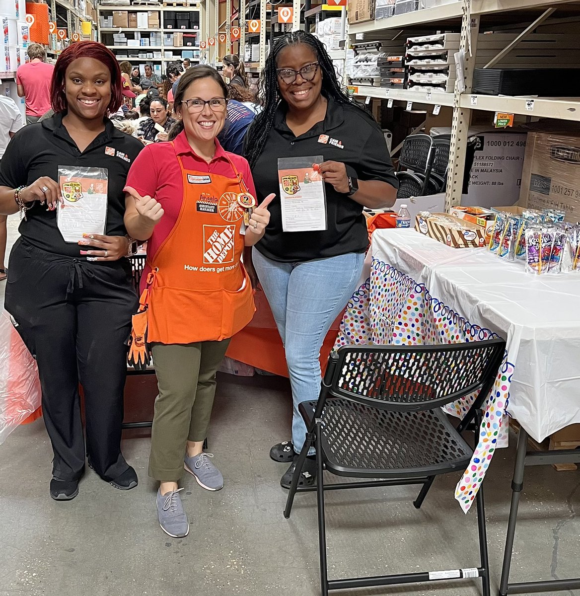 ChantellRSimon's tweet photo. KIDS WORKSHOP @THD0349 THANKS Angela ASM FOR RECOGNIZING OUR WORKSHOP CAPTAINS FOR A GREAT JOB😊 @LombardParker @ChrisDurand_HD @jasonmleblanc https://t.co/GFV4xR5YTJ