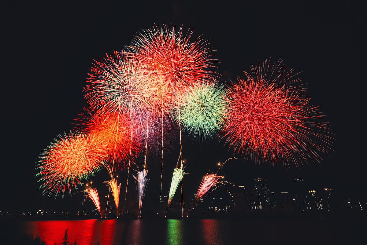 ilkoallexandrof's tweet photo. なにわ淀川花火大会の写真4枚アップしまーす❗️撮り方の動画見たい人いるかな❓もし7人ぐらい見たい人いれば、来週アップしまーす❗️

綺麗と思ったらぜひいいねとRTしてくれたらめっちゃ嬉しいでーす❗️

カメラ: Sony A7IV
レンズ: Sigma 14mm f/1.4

イェーイ❗️ https://t.co/NrjAV7ij3d