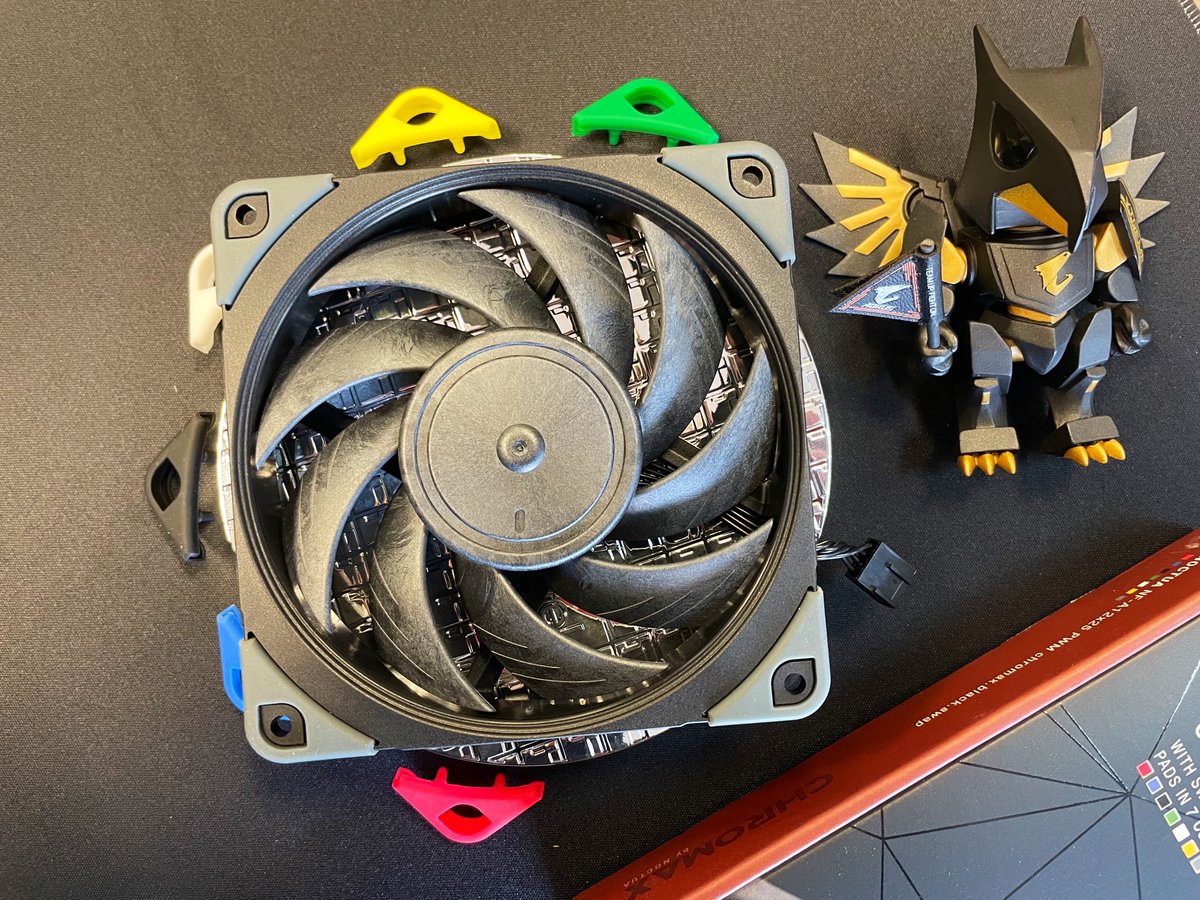 UtopiaComputers's tweet image. We ❤️ the @Noctua_at NF-A12x25 fans. The swappable anti vibration pads make customisation easy and keep noise levels low 🤫

What colour would you pick?
⚫️⚪️🔴🔵🟢👽

#CustomPCs #GamingPCs