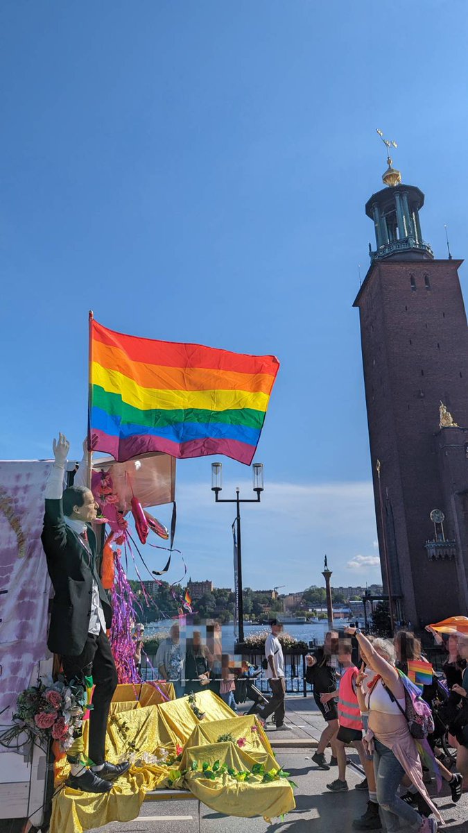 realrojkom's tweet photo. Tack för idag älskade Stockholm! 
💛💙❤️💜💚🌈🌈🌈 https://t.co/OyuOTEhGyc