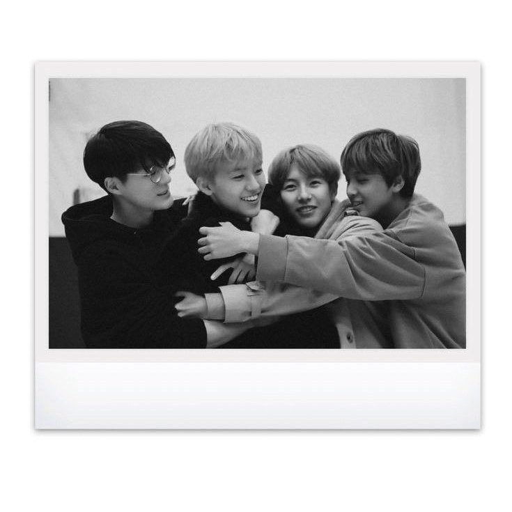 Kakak, abang, aa, dan adek.

—00line nct dream few tweets AU.