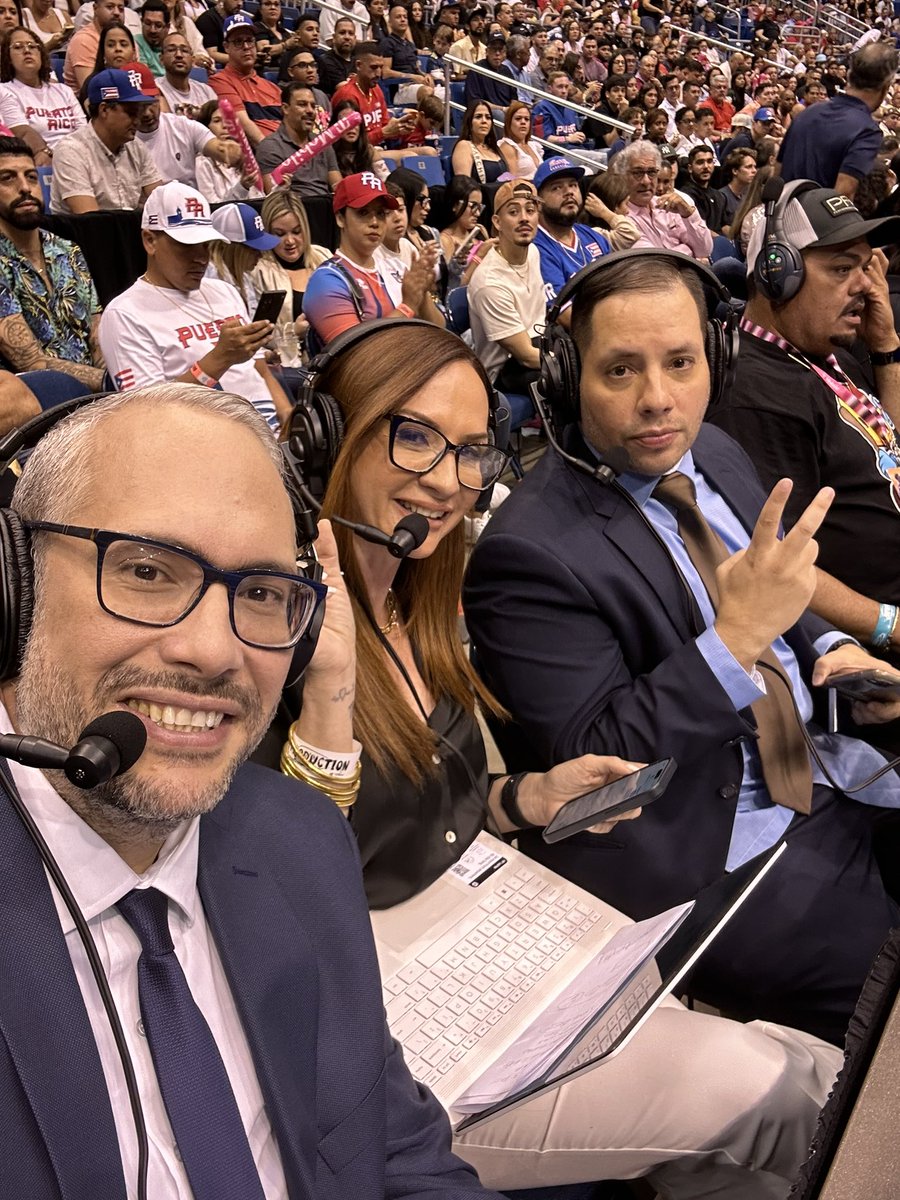 donemilio_pr's tweet photo. Misión cumplida anoche en el Coliseo de Puerto Rico. Gracias a los miles y miles que nos sintonizaron por TV Dominicana 🇩🇴 , Wapa America 🇺🇸 y en 🇵🇷 por Wapa Deportes. #DiosEsBueno #SoyBendecido https://t.co/dUnCgQte7I