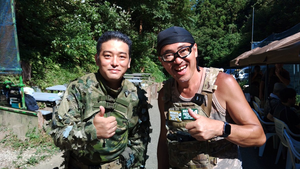 rustpoppers's tweet photo. 昨日は肋骨ポッキーズのイベントお疲れ様でした。
マック堺さんとの写真も取れたし、久々に皆さんとも楽しめました。
やっぱりサバゲは楽しいのが一番‼️
#サバゲー #肋骨ポッキーズ #マック堺さん https://t.co/DDi7eoXpHY