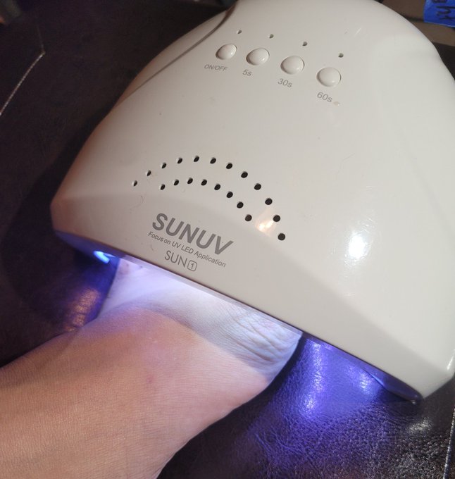 Doing my #toes 😌😋 #pedicure https://t.co/3V3leuzlKK<a href="/tag/toes"class="tags">#toes</a><a href="/tag/pedicure"class="tags">#pedicure</a>