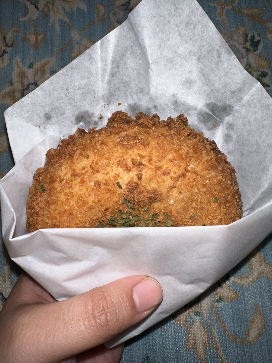 aina_zabidi's tweet photo. Curry Doughnuts 
Daifuku Pastry
Cream Cheese garlic Bagel 🥯 
Monster Oreo Cookie https://t.co/nMi9NP3dJ4