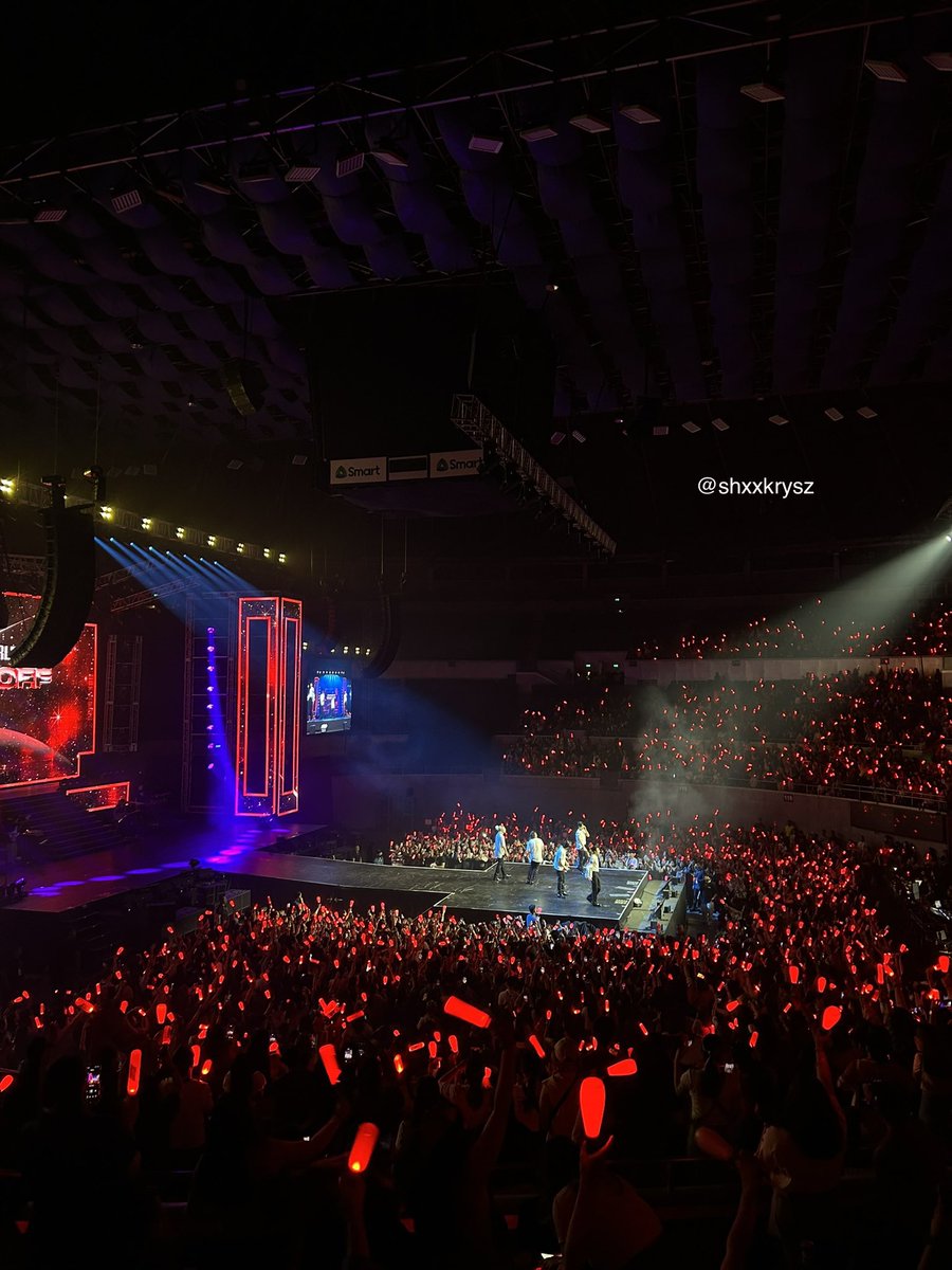 @iKONPhilippines @iKONIC_143 Yes na yes!! Bingi pa rin hanggang paguwi pero super worth it!! #iKON_TAKEOFF #iKON_TAKEOFFinManila  #iKONLandingInManila