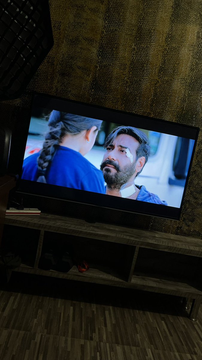 ManAndMotor's tweet image. Dear Ajay Sir @ajaydevgn You are not made for Bhola type of movies.. Ye Ankhe Bahut kuch kehti hai ..