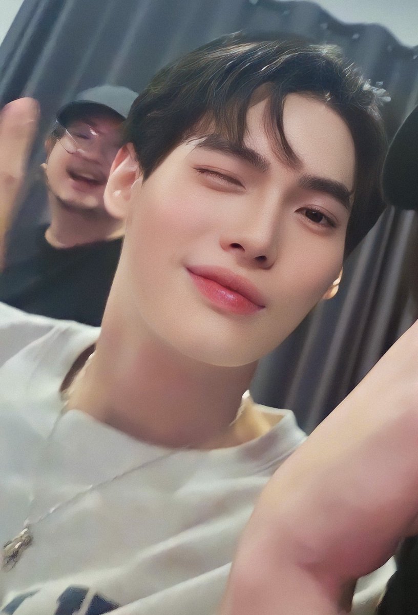 jamsoong_'s tweet image. #winmetawin 😉😉😉