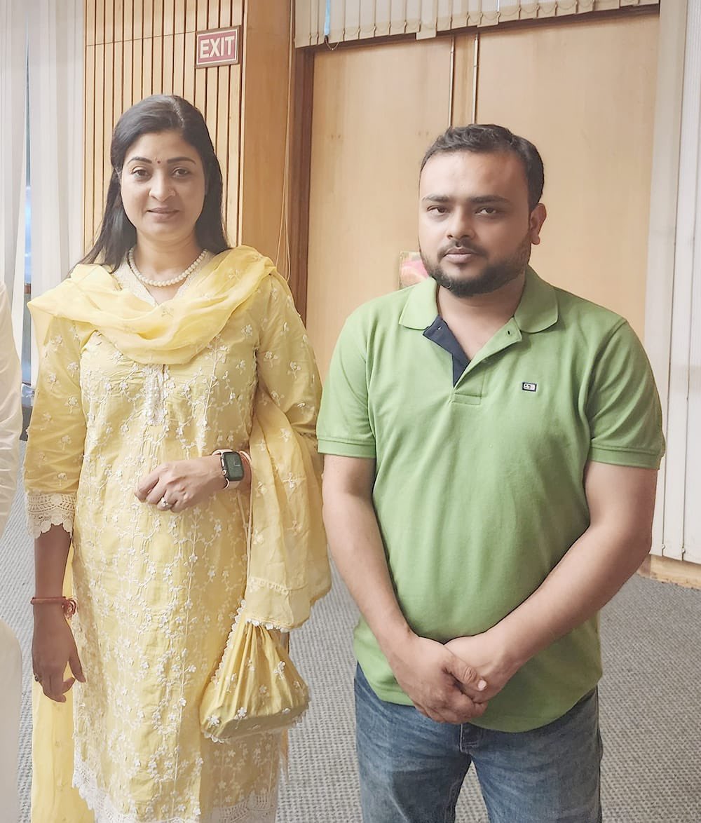 NazarFaridiIND's tweet photo. अखिल भारतीय कांग्रेस कमेटी की बेबाक़ प्रवक्ता श्रीमती @LambaAlka जी से आज -  इंडिया इंटरनेशनल सेंटर, दिल्ली में डॉ. चयनिका उनियाल ( @dr_chayanika ) जी द्वारा लिखित पुस्तक “सोवियत संघ : क्रांति से विघटन तक” के विमोचन पे मुलाक़ात हुई।
इस मुलाक़ात के दौरान अलका दीदी ने सोशल मीडिया को लेकर कुछ बहुमूल्य सलाह दिये।