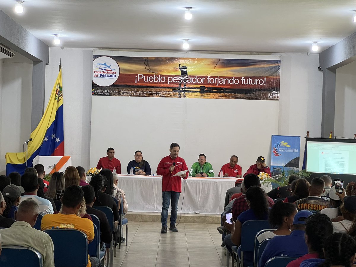 Minpescave2's tweet photo. Por órdenes del pdte. @nicolasmaduro, el @GobDVenezuela, @minpescave2 y @JoseGVielmaMora representante ante la @Asamblea_Ven debaten con los Conppa en #Portuguesa propuestas que sustenten las bases de la Reforma Ley de Pesca y Acuicultura 

@jcloyo
#LasSancionesNoSonUnJuego https://t.co/qvOmEFJxjW