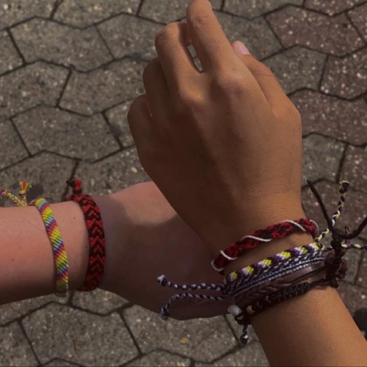 bootwtcamp's tweet image. ↳ @luverjoys , you’ve been invited to make friendship bracelets by @weepingwillow6_