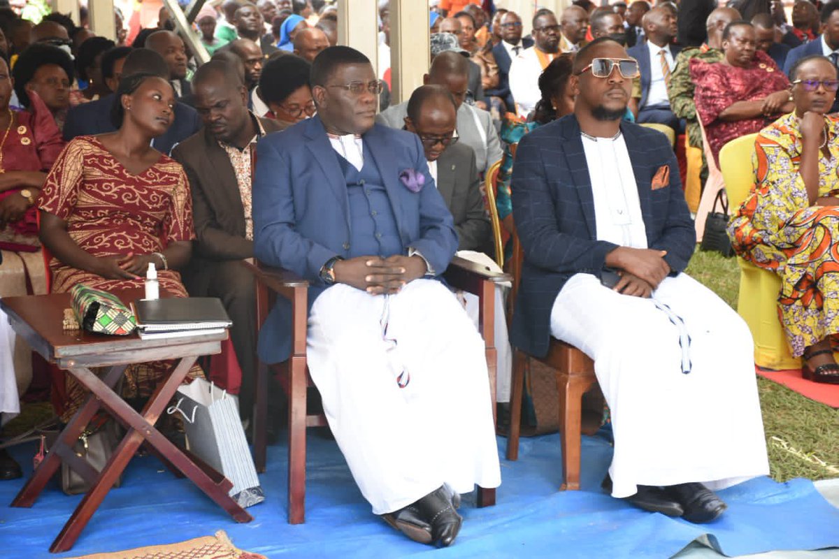 cpmayiga's tweet photo. Njozaayoza Omusumba Lawrence Mukasa Lutwama atuuziddwa ng’Omusumba w’e Kasana-Luweero olwa leero. Tukwagaliza obuweereza obujjudde ebibala. Tumusuubiza enkolagana ennungi, eneereetera Bannabulemeezi ne Bannabuluuli (ekitundu ky’atwala) enkulaakulana mu by’omwoyo n’eby’omubiri. https://t.co/RvccUXnK4P
