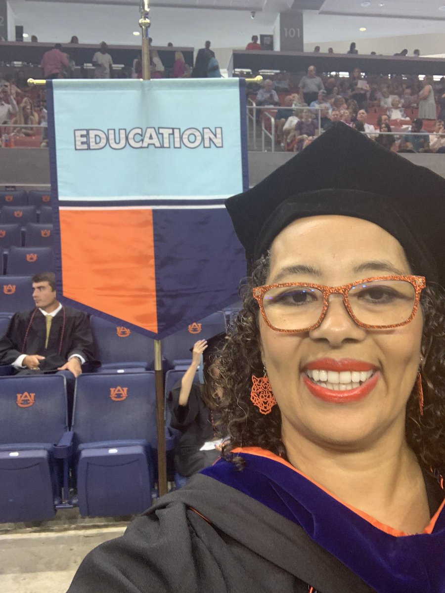 DrReddPhD's tweet photo. Big thank you to my family and friends who have supported me on this Ph.D. journey. #PhinisheD #HigherEducation https://t.co/wqj4R2mcOq