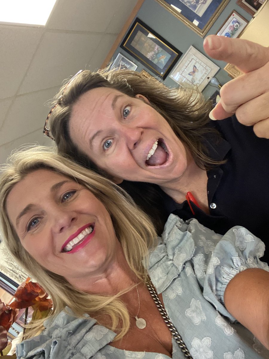 lisamightydavis's tweet photo. When you meet a fellow ⁦@RoadtoRoota⁩ #freedomwarrior ! https://t.co/22PSCPAPW0