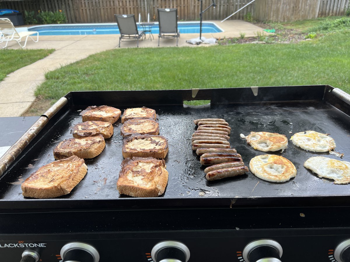 backyardgriddle's tweet photo. Big Breakfast Saturday has returned. Tried something new. 
#blackstone #blackstonegriddle @backyardsmoking https://t.co/g5lcWKnN2e