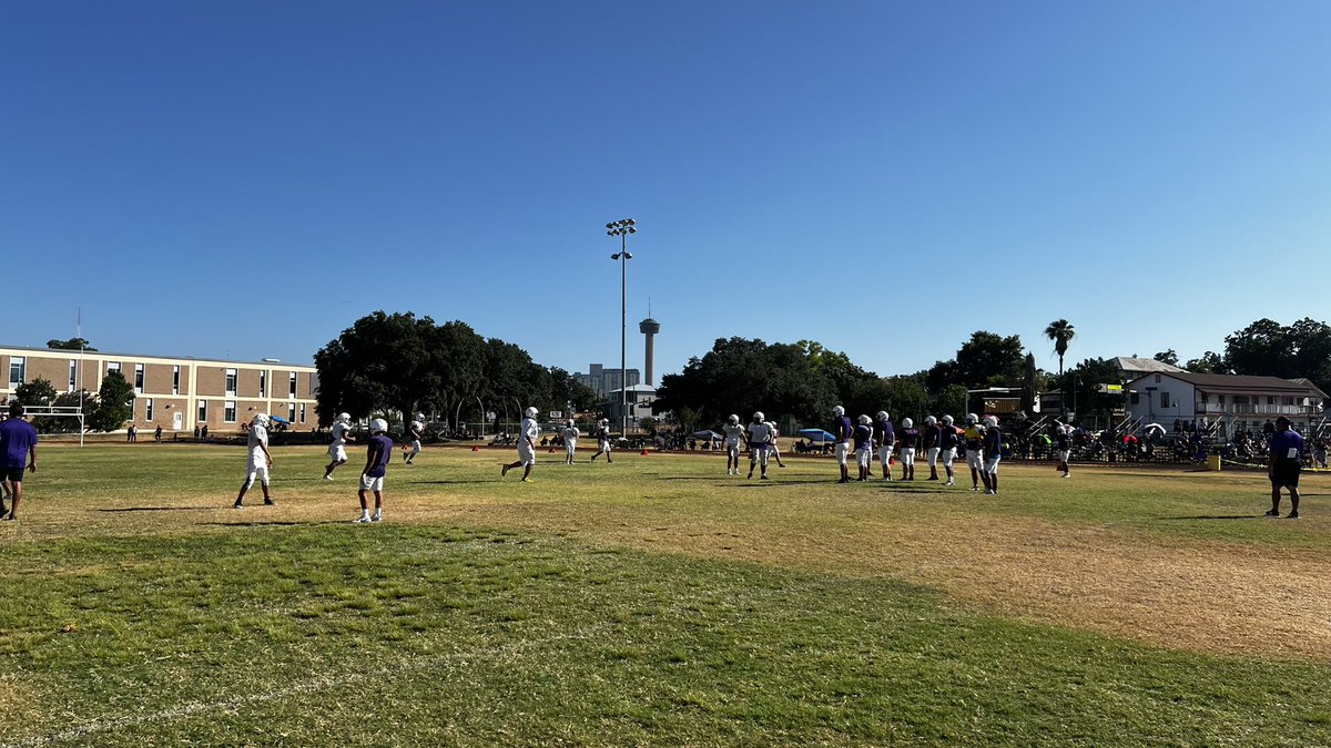 BrackFBall's tweet image. Great Purple and White Game! #BrackFamilia 🦅