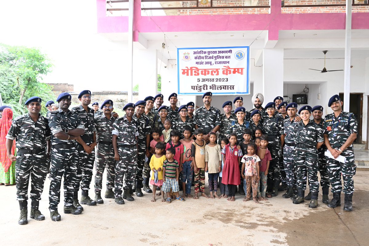 ISA_MountAbu's tweet photo. As part of Azadi Ka Amrit Mahotsav&amp;50thRaising Day celebrations,ISA organized 2 Medical Camps at Panduri&amp; Panduri BhilIwas villages,Abu Road on 5Aug23 wherein 147&amp;163,total 310 villagers respectively were administered medicines.The locals greatly appreciated the efforts of CRPF https://t.co/7eBvwk3fkY