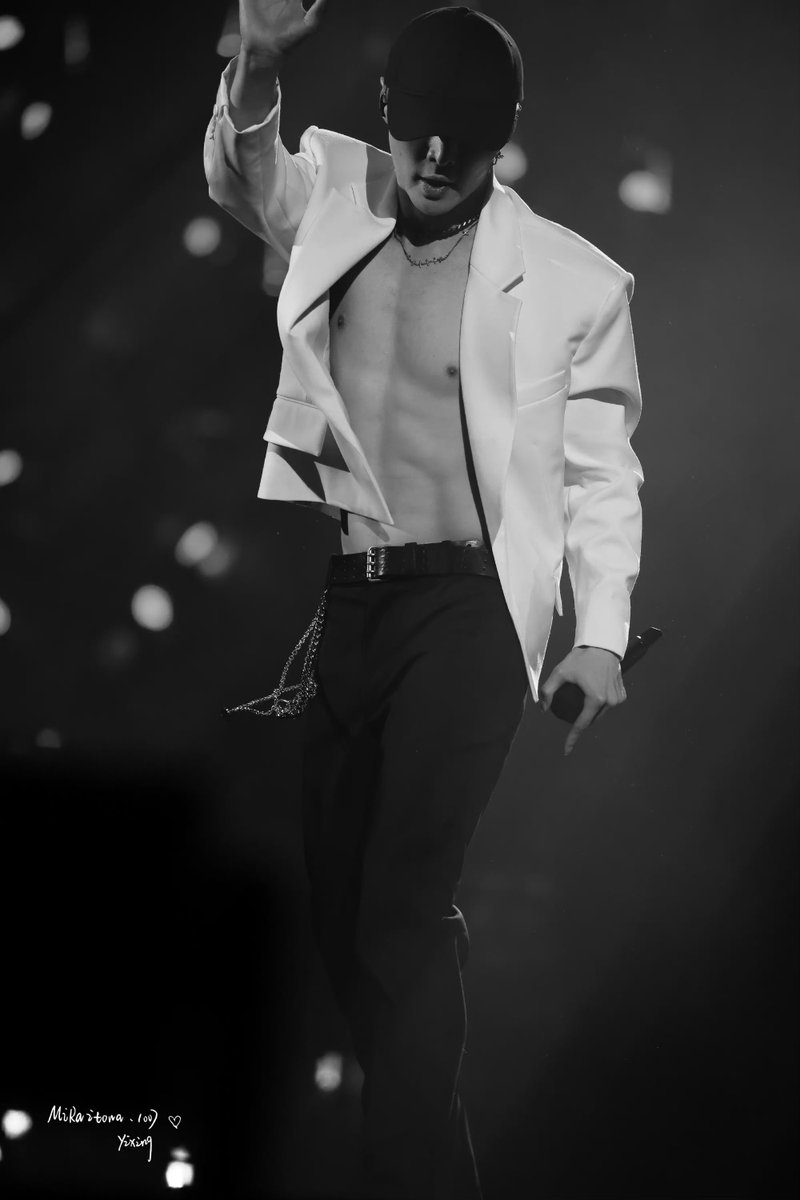 xifim_'s tweet photo. @layzhang @lay_studio ❤️🔥❤️🔥❤️🔥❤️🔥
#LayGrandLine
#LAY_GRANDLINE2023
#GRANDLINE2dot5inSZ
@layzhang https://t.co/9Ik3C0Slt4
