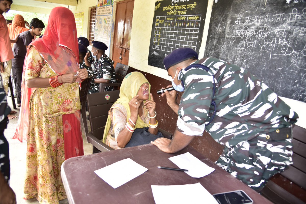 ISA_MountAbu's tweet photo. ISA has been organizing medical camps in Mount Abu regularly. This is for the first time that Medical Camp was organized at Abu Road at two remote villages Panduri and Panduri Bhillwas. Photographs of Medical Camp at village Panduri (147 beneficiaries) may be seen. https://t.co/WerpSoxbUU