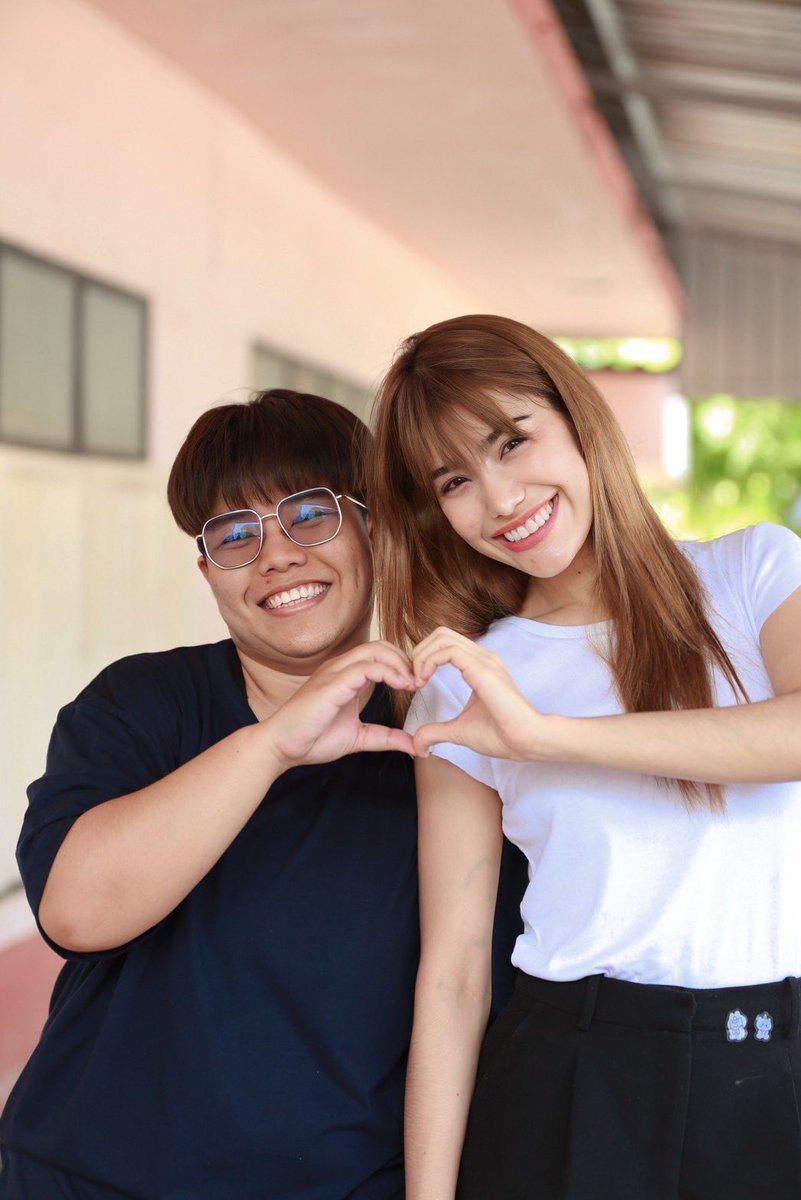 Jobjap_12's tweet image. เจอหนูดีครั้งแรก…….🌼
ทัชใจสุดๆ ตอนหนูดีพูดว่า 
หนูจำได้ พี่จ๊อบแจ๊ป แล้วน้องก็กอด 🥺
คือมันแบบ มันพูดไม่ถูกอะ  🤍🌼 
แต่จะบอกว่ารักหนูดีนะ รักเพิ่มขึ้นทุกวันเลย 
#หนูดีอรปรียา   
@Nesamahmoodii