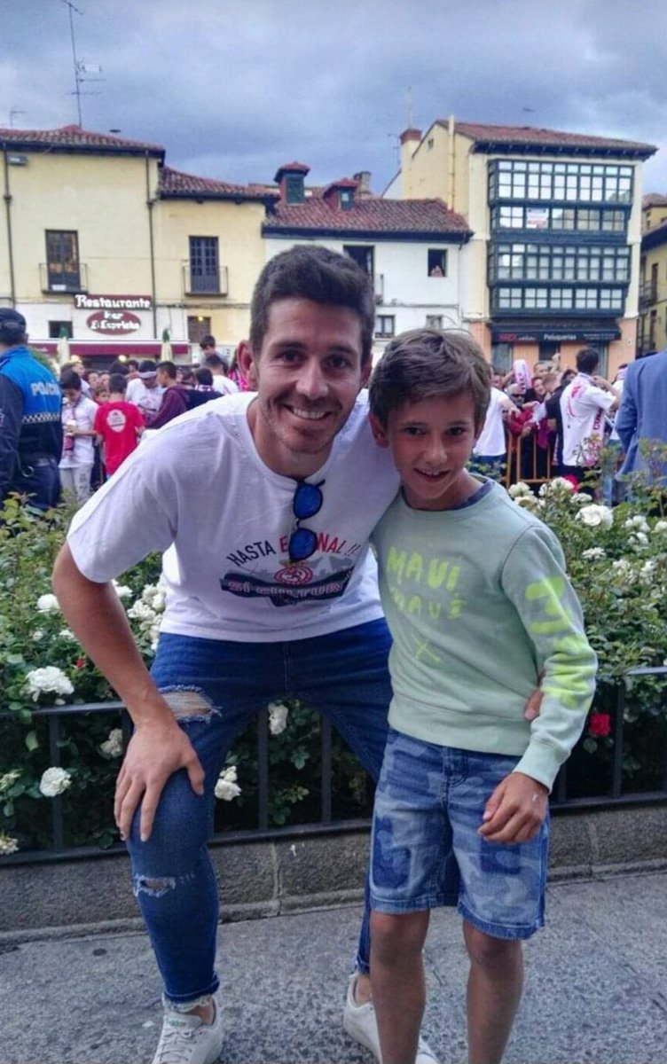 Davizon's tweet photo. Felices 100 años @CyDLeonesa 👌👌
Gracias por tantos y buenos recuerdos, amigos y sobre todo ilusiones!! https://t.co/Tj7a4SHKnq