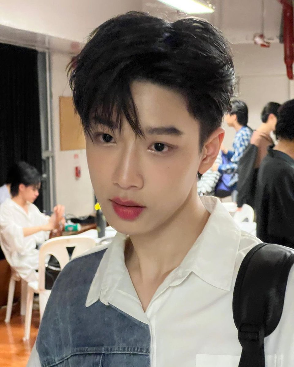 mamohyung's tweet image. งานช่องวันก็ฝีมือพี่เค้า ชอบดีเทลการเก็บรายละเอียดของพี่ช่างแต่งหน้าคนนี้มาก เน้กก็มีลุคที่ตัวเองเรฟให้ พี่เค้าก็พยายามทำให้ได้ออกมาตามเรฟที่น้องอยากได้ ขอบคุณพี่ช่างแต่งหน้ามากๆเลย 🙏🏻

#mewdoesmakeup