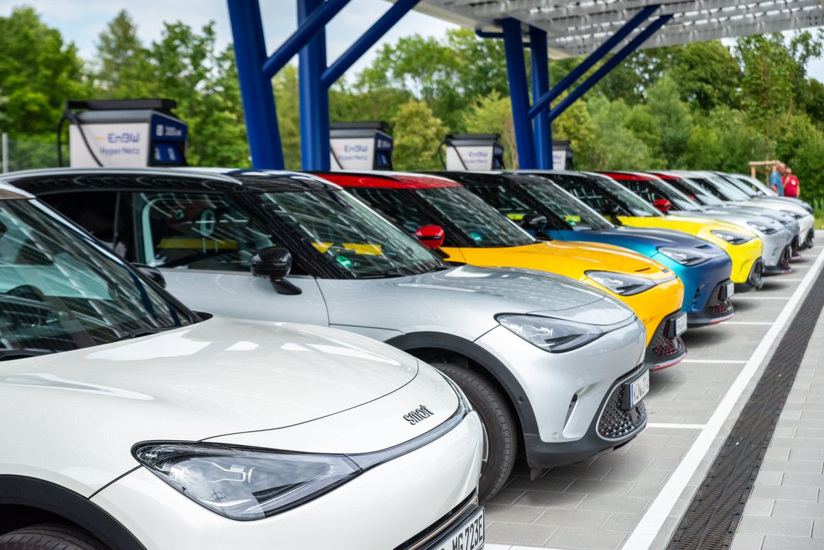 ChristianJog's tweet photo. smart Treffen in Stuttgart by @MineCooky ... powerd by @EnBW #Hypernetz
Weitere Bilder gibt's hier:
https://t.co/RD2pFOMNTt https://t.co/2koZbqljdC