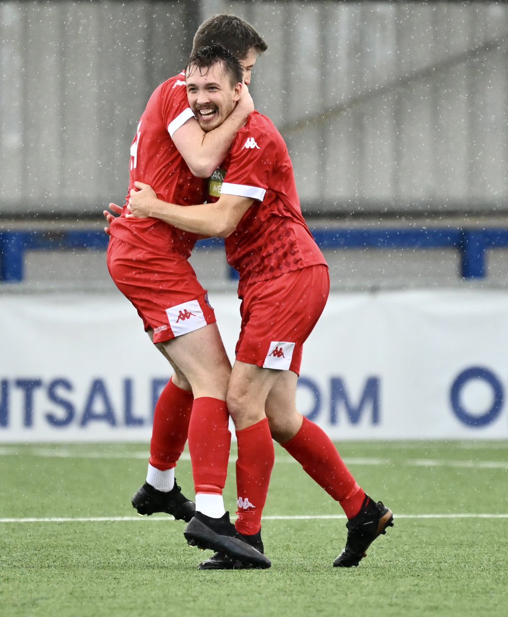 Ringwood take the lead with a low strike from just outside the box ⚽️

Clanfield 1-2 Ringwood Town 

<a href="/WessexLeague/">Velocity Wessex League</a> <a href="/ringwoodtownfc/">Ringwood Town FC</a> <a href="/NonLeaguePaper/">The Non-League Paper</a> <a href="/portsmouthsport/">Portsmouth Sport</a> <a href="/BmthEchoSport/">Bournemouth Echo Sport</a> <a href="/murraysportspic/">Murray Sports Photography - Richard Murray</a>