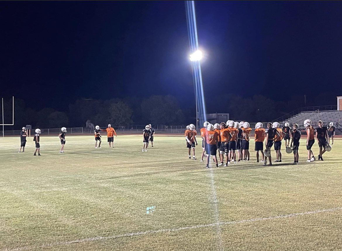 Our “Friday Night Lights” / Midnight Madness practice was another success!!!  Looking forward to a great season with these young men!
#laulima