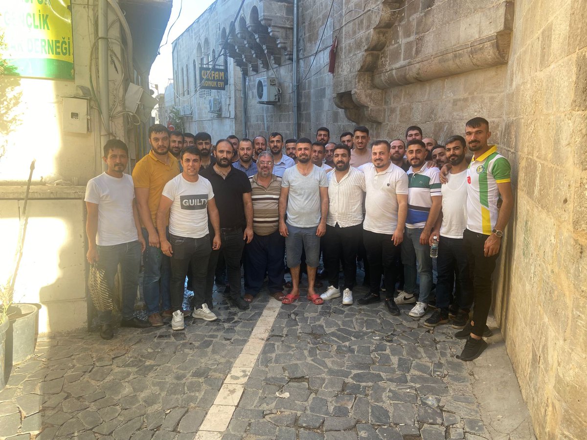 arslanReis63's tweet photo. Daha önce kurmuş olduğumuz #ORGANİZE #TAYFA     'yı @Sanli_Genclik çatısı altında tekrardan aktif hale getirip ilk toplantımızı gerçekleştirdik. 
@Sanliurfaspor @valisalihayhan @zabeyazgul @hasim_izol  @ismailReis6363 https://t.co/0uIvGlpg1T