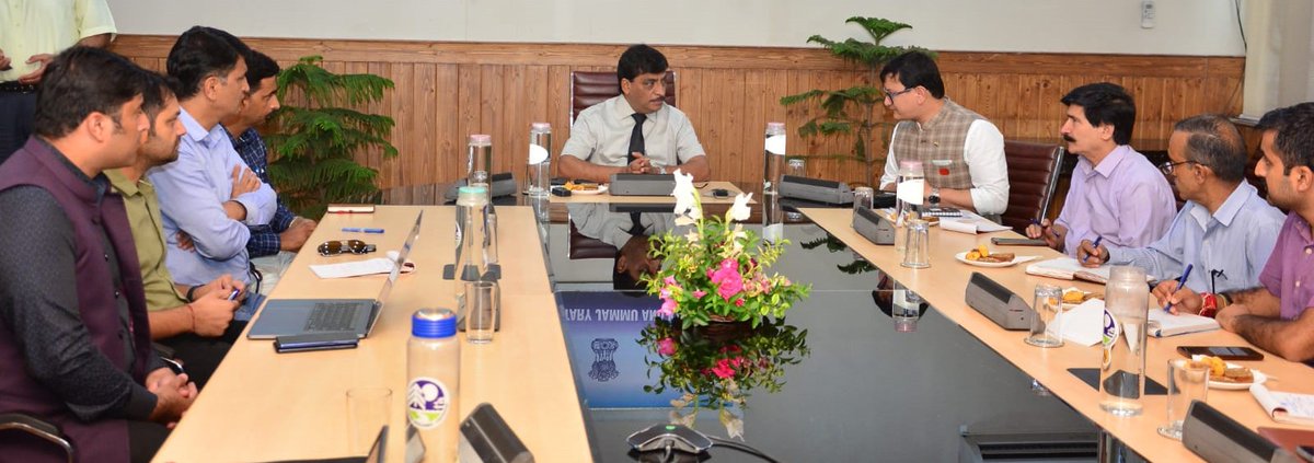 diprjk's tweet photo. #Badlaavke4Saal
"Transforming governance in J&K! CS Dr. Arun Kumar Mehta hails the IT Department's efforts in achieving 675 online services, promoting transparency, accountability, and efficiency. #CorruptionFreeJK #DigitalEmpowerment"
@PMOIndia 
@HMOIndia 
@GoI_MeitY 
@MIB_India
@OfficeOfLGJandK 
@PIB_India 
@DDNewslive 
@airnewsalerts