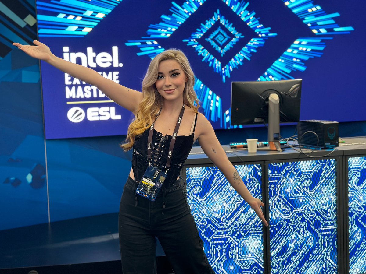 Sooooo schön wieder auf der IEM zu sein! Morgen (Sonntag) gibts auch wieder ein kleines feines Meet and Greet von 14:45-15:45 im Fanzelt von Intel (vor der Halle) 💙 @inteldeutschland @intelgaming #Intel #IEMCologne #IntelCore #IntelGaming #werbung