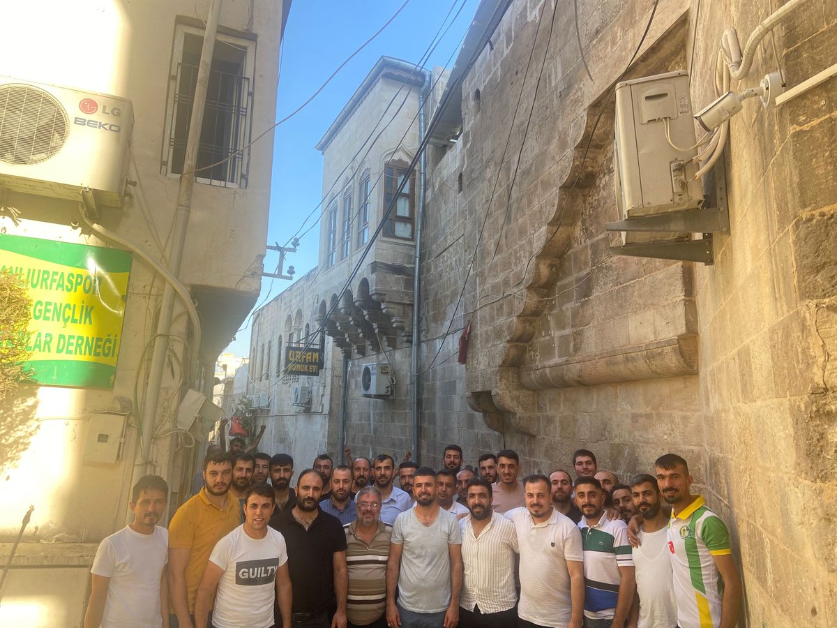 Sanli_Genclik's tweet photo. Daha önce kurmuş olduğumuz #ORGANİZE #TAYFA     'yı @Sanli_Genclik çatısı altında tekrardan aktif hale getirip ilk toplantımızı gerçekleştirdik. 
@Sanliurfaspor @valisalihayhan @zabeyazgul @hasim_izol  @ismailReis6363 https://t.co/7abVFd55z3