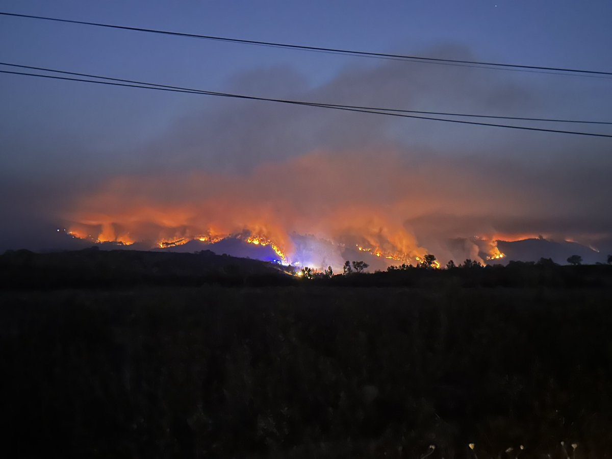 Customer_First_'s tweet image. #IROdemira Fire in S.Teotónio. Picture taken from N120 near Brejão junction