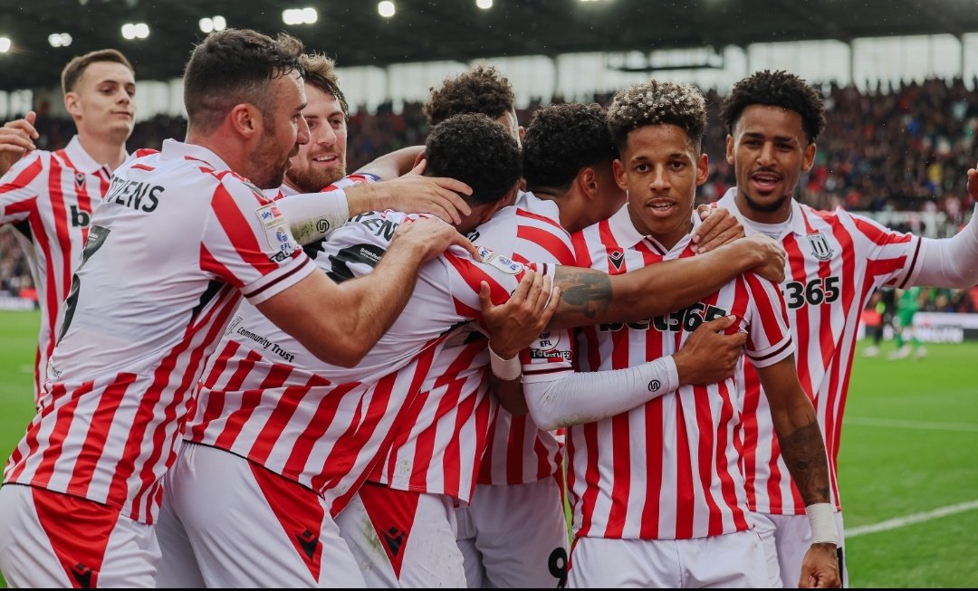 NYKRATTA's tweet photo. 🎶NEIL HAD A DREAM
TO SAVE OUR FOOTBALL 
TEAM 
WE HAD 12 PLAYERS
SO WE HAD TO SIGN A SHITLOAD
BEN AT THE BACK 
MMAEE IN ATTACK 
WERE STOKE CITY WERE ON OUR WAY BACK🎶 #SCFC #Stokecity https://t.co/YryokDV3xk