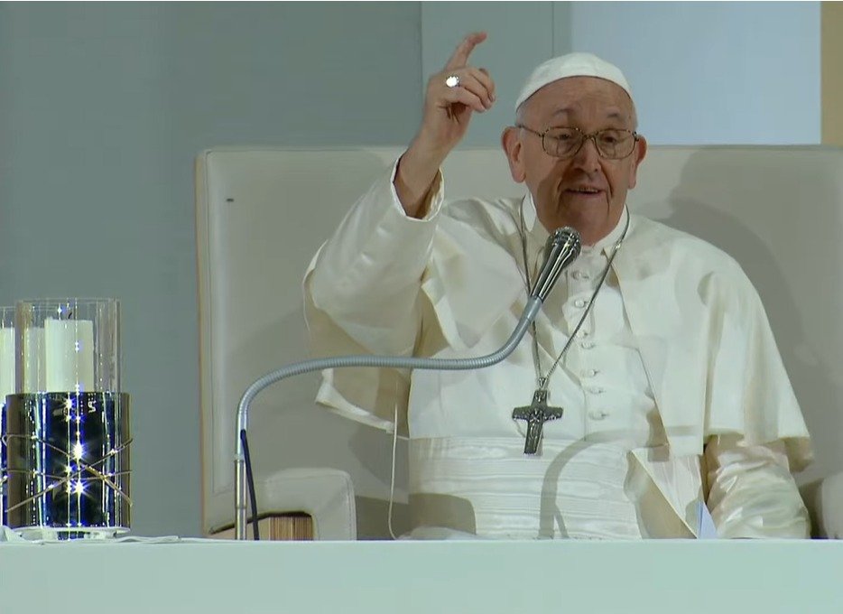 "When you are going up a mountain, the important thing is not avoiding a fall, but avoid staying on the ground." Rise Up! <a href="/pontifex/">Pope Leo XIV</a> #PontifexLisboa #campodagraça