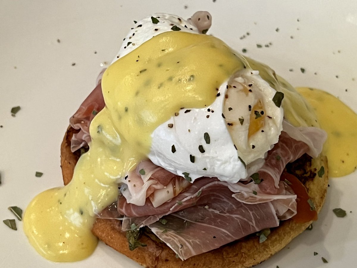 frscwithlove's tweet photo. Now available on the La Betula Michelin menu, Prosciutto Benedetto. DOP Prosciutto di Parma, GF house made ciabatta, fresh DOP Genoese Basil Pesto, Roasted Red Bell, Egg, DOP Parmigiana Reggiano, Basil, Roasted garlic Olandese (hollandaise), 
https://t.co/mHKV4wyHjM https://t.co/BXoUzkV5u2