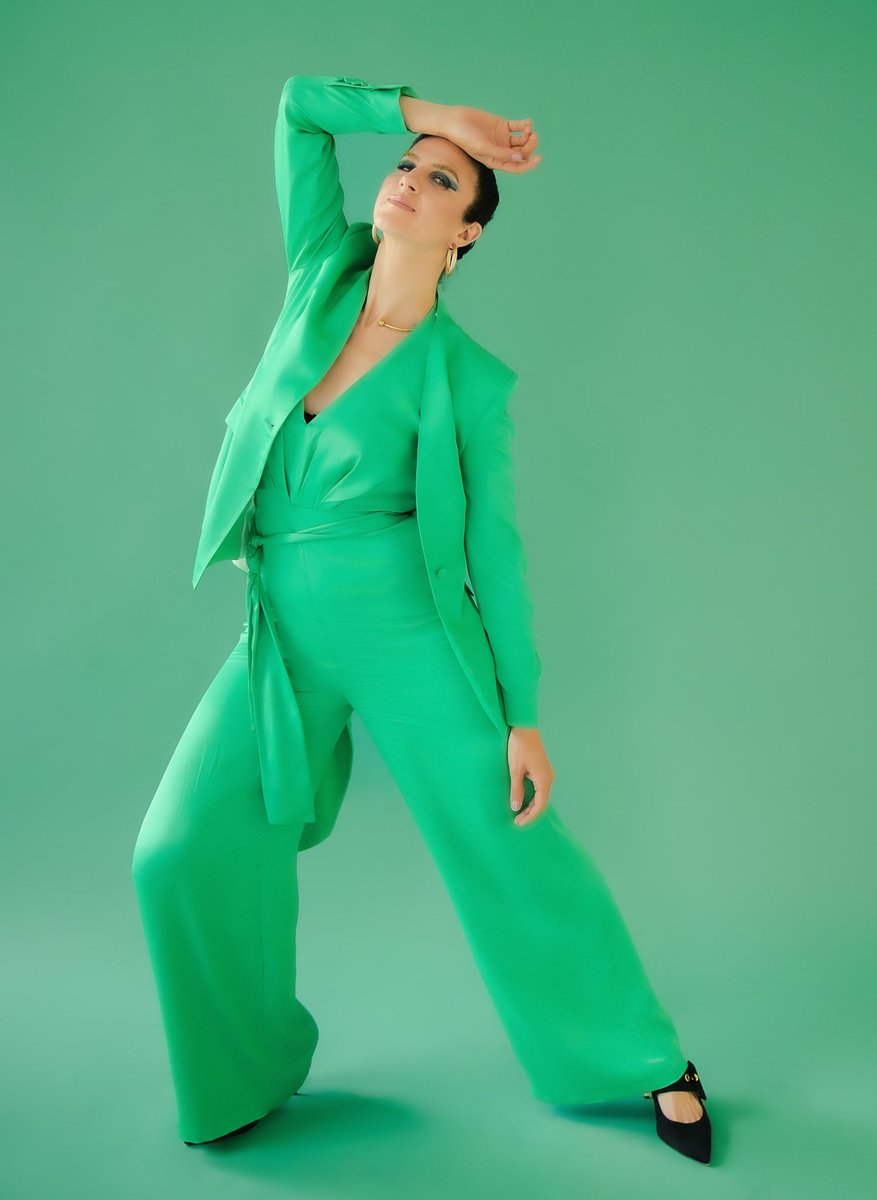 Falling back to Fall for tonight’s rebroadcast of a late September 2022 episode of SNJ. You know where to find us &gt;&gt;&gt; <a href="/CBCMusic/">CBC Music</a> from 8 pm to 12 am (*1st hour only on <a href="/cbcradio/">CBC Radio</a>)

🎧: cbc.ca/listen 

Detailed hourly playlists in comments on Facebook and Instagram posts.