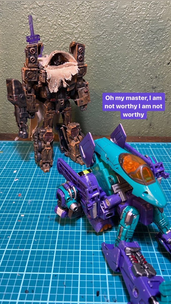 Haydencreator's tweet photo. I took these photos a while back. lognut going to Megatron and realizing what the happened to him #Transformers https://t.co/6aSL7n8hmC