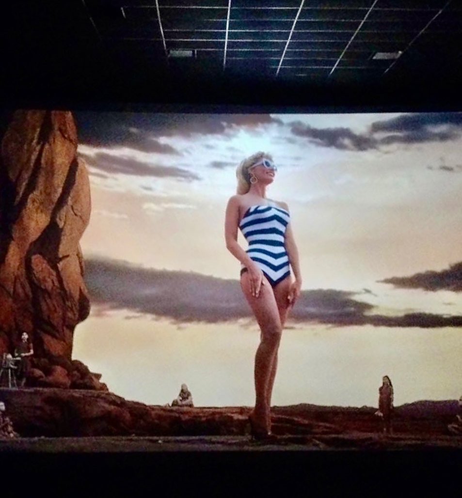 henrimg85's tweet photo. Também participei da modinha 🩷👚👛
Esse filme já é vencedor do Oscar de melhor marketing do ano!!
#barbie #barbiemovie #modinha #bhshopping #kenhumano #barbienacaixa https://t.co/lhSr8UlXct