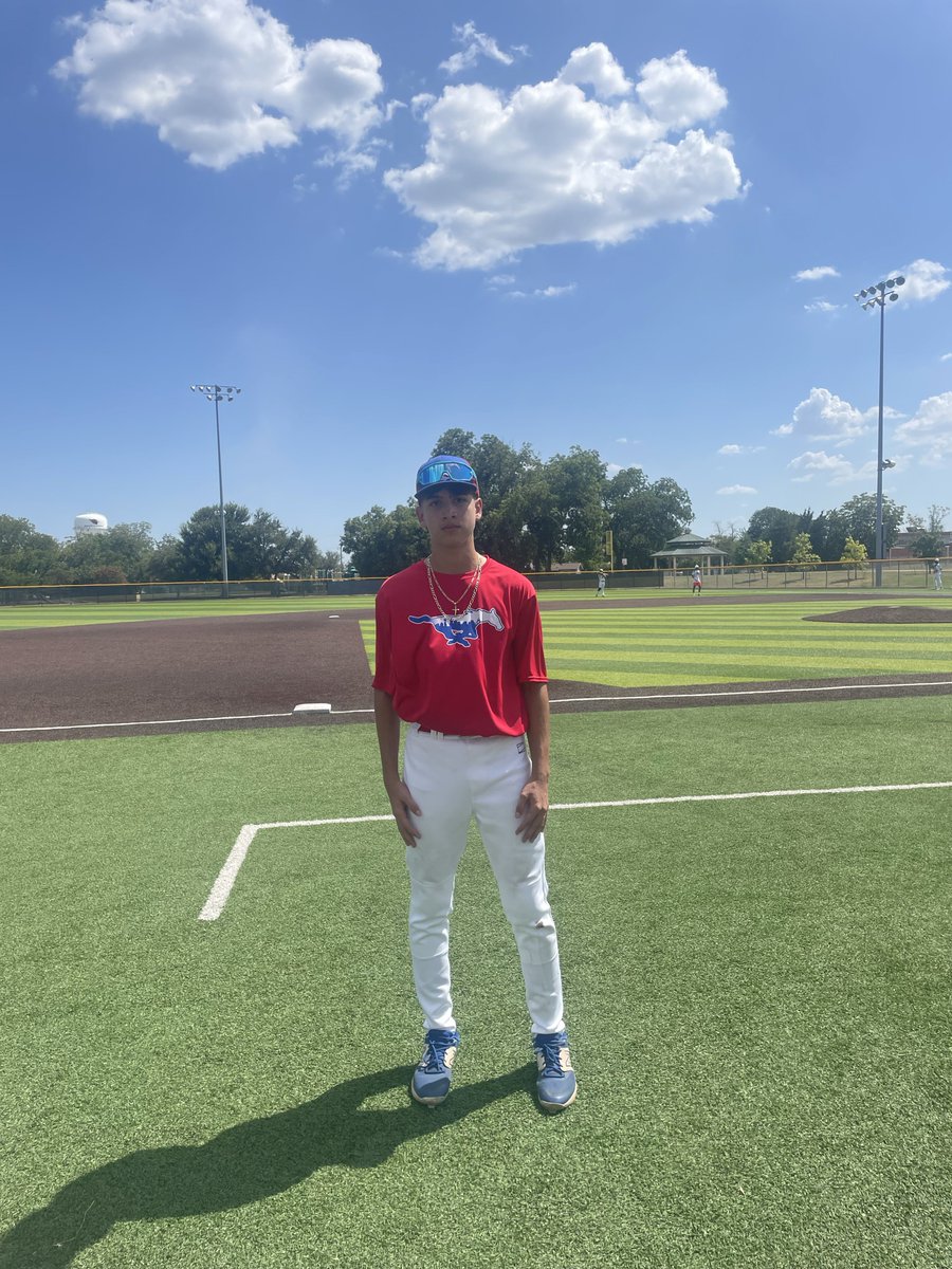 FiveToolTexas's tweet photo. F: Mustangs 6, Texas Oilers NTH 15U Cannon 4 
PoG: Isaac Zenon 3-3, R https://t.co/90Q3dYfNzN