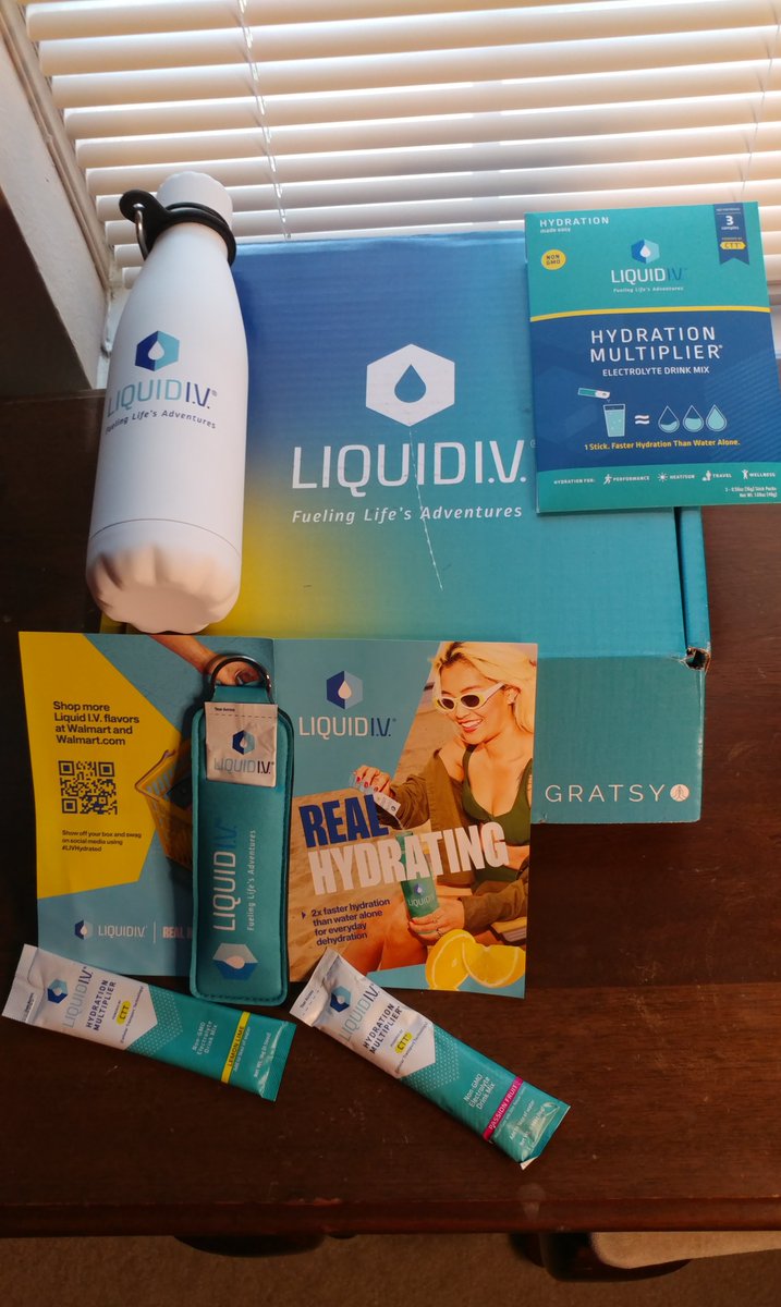 aunteepam's tweet image. Many Thanks to @gratsyofficial and @liquidiv for this swell #LIVHydrated #gratsybox ❣️
#Gratsy #gratsyofficial #gratsycommunity #gratsyliquidiv #samplebox
#LiquidIV #summerhydration #hydration #stayhydrated #freesamples #offers #RealHydrating #SugarFree