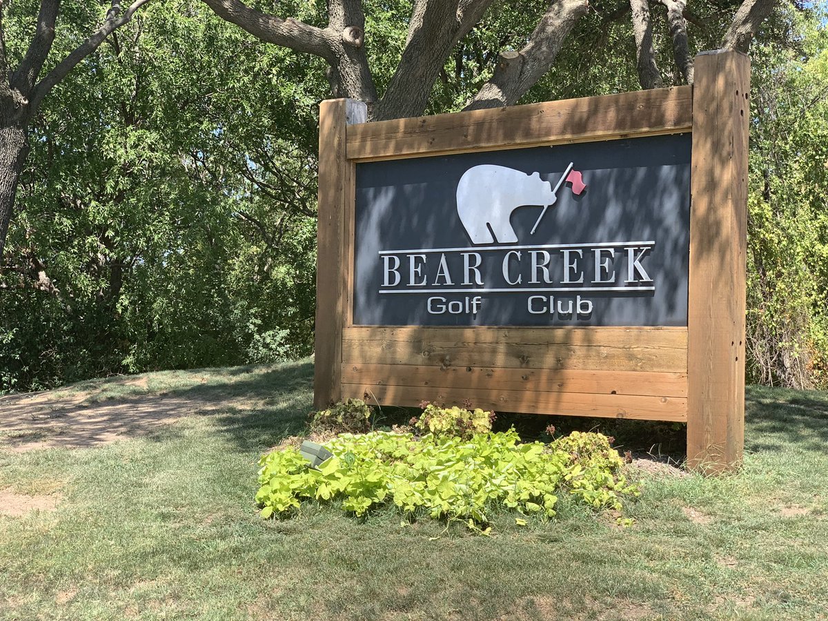 Thanks <a href="/arcisgolf/">Arcis Golf</a> <a href="/AAMorrissette/">Andy Morrissette</a>  <a href="/jeffgarza07/">Jeff Garza</a> #maintenancestaff for having us out to help #poundsand 25 Tons in the Greens. <a href="/DryJect/">DryJect Inc</a> Aerate Topdress Amend all in one Pass. The <a href="/dominos/">Domino's Pizza</a> was awesome