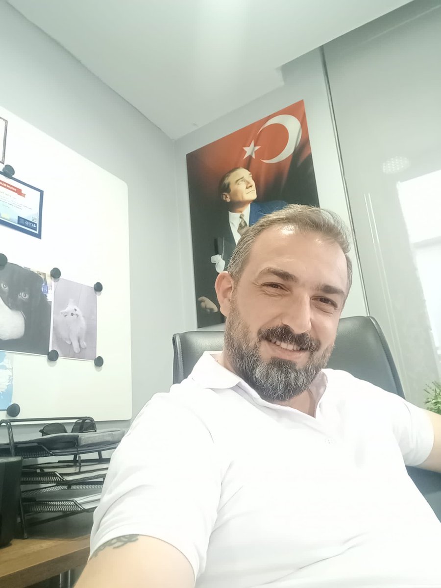 Nasıl da Güzel Duruyor İki Gözümün Çiçeği 
#ataturkunyolundan 
#izindeyiz