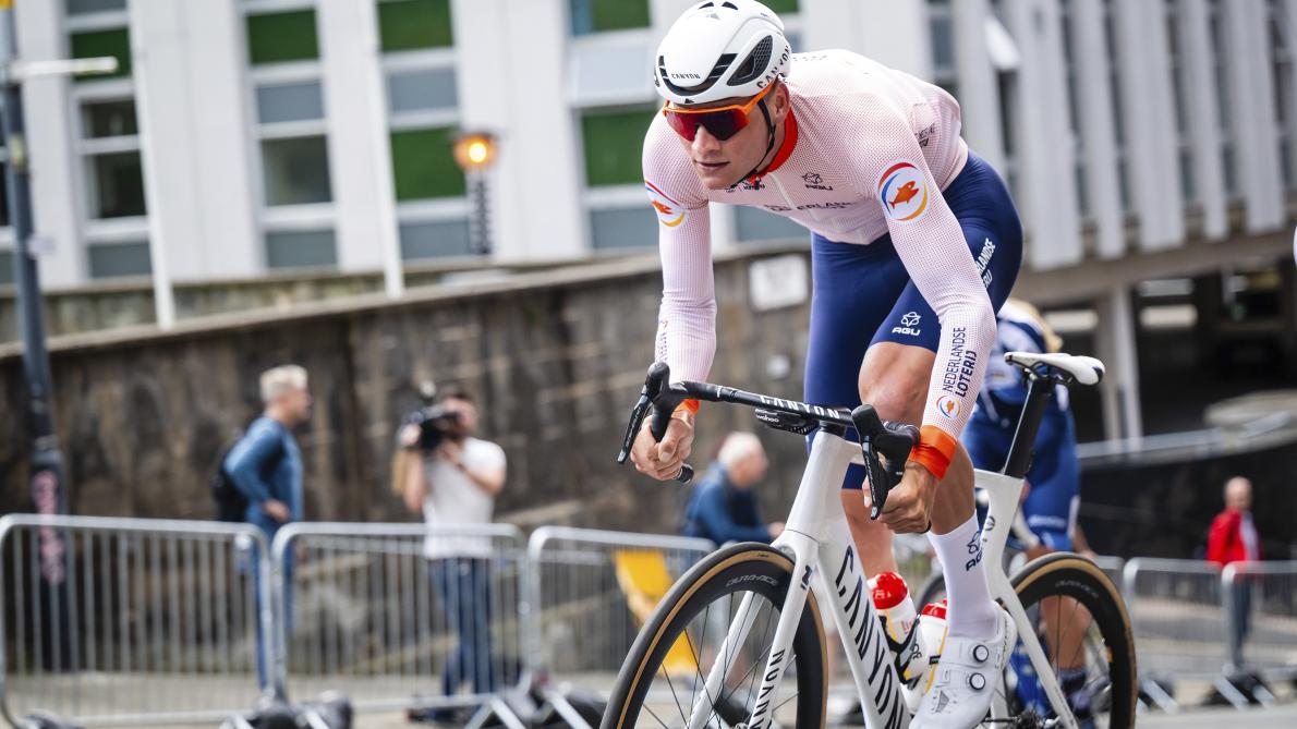 Sweet dreams, everyone! 

*and please don't knock on his door again, kids.